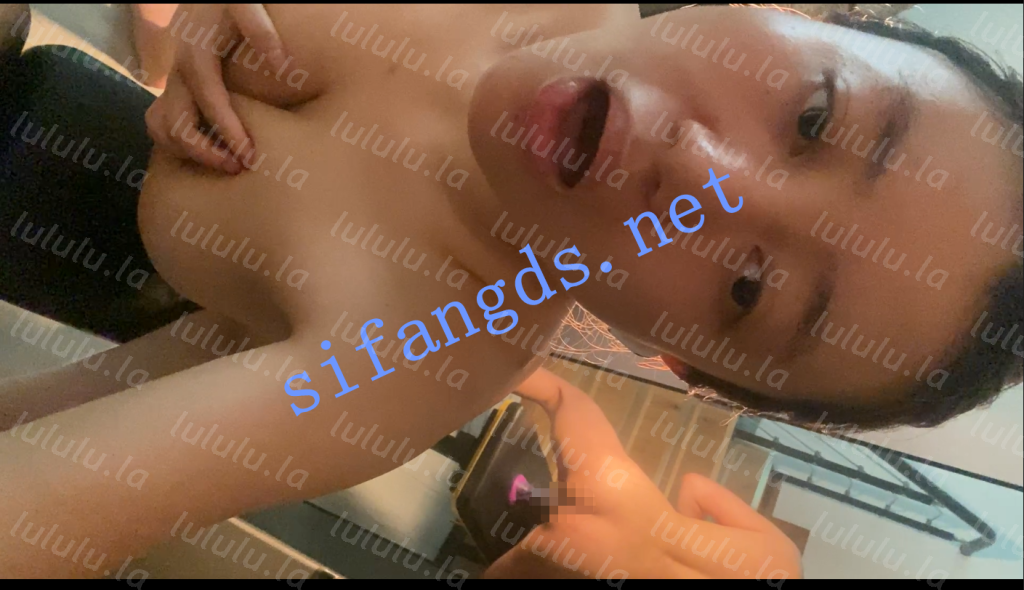 【推特万粉巨乳】米米酱 露脸肛塞乳夹道具炮机白浆福利 预览图 17