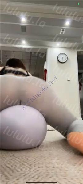 快手抖音瑜伽主播 clo 1V1私教课 瑜伽坐脸掰穴自摸BB玩湿了 预览图 2