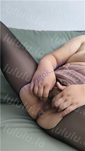 快手肥臀少妇 二舅妈 撅臀背摇裸舞 丝袜掰穴自慰福利合集 预览图 15