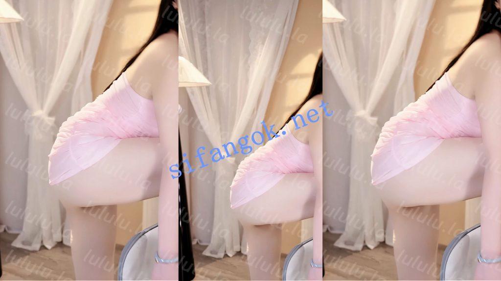 【来秀】热舞KK 大奶美女主播 开档内裤居然敢直接漏逼 预览图 9