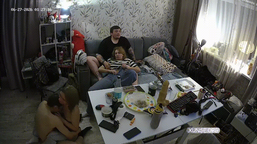 這他媽是什麽神仙聚會 喝點酒就可以這麽玩是吧 兩對四人毫不避諱 雖然沒真幹上 但這劇情看着是真刺激啊 992.4MB 预览图 5