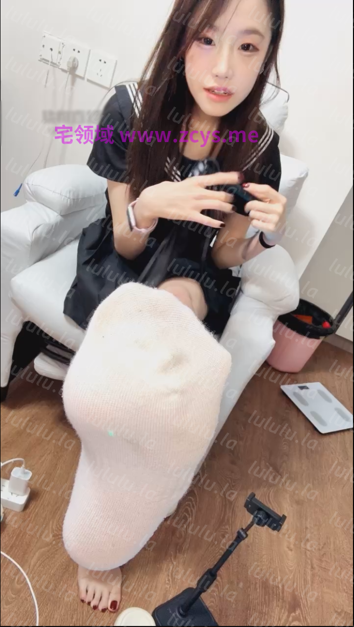 玩物直播芮芮-260713 白袜裸足来舔【1V】【453MB百度云】 预览图 4