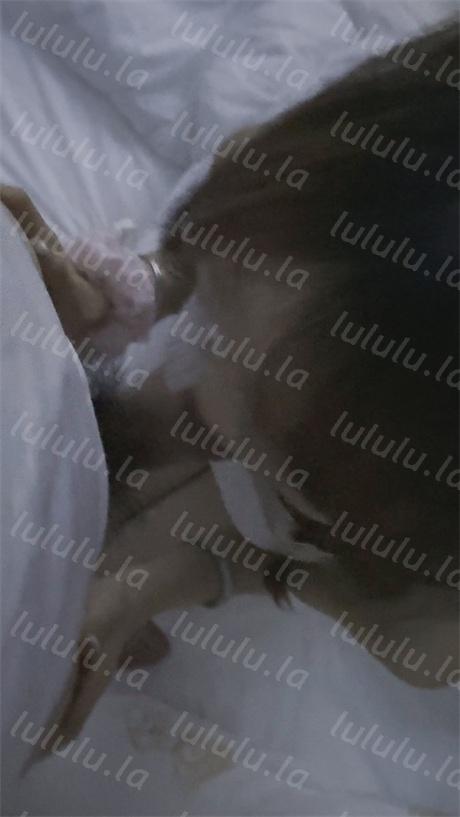 ❣️推荐❣️抖音颜值嫩妹【吴希诺】好身材大长腿,榨精大哥,精品小穴好嫩,口活干炮一条龙,怼脸拍还不好意思14V 预览图 4