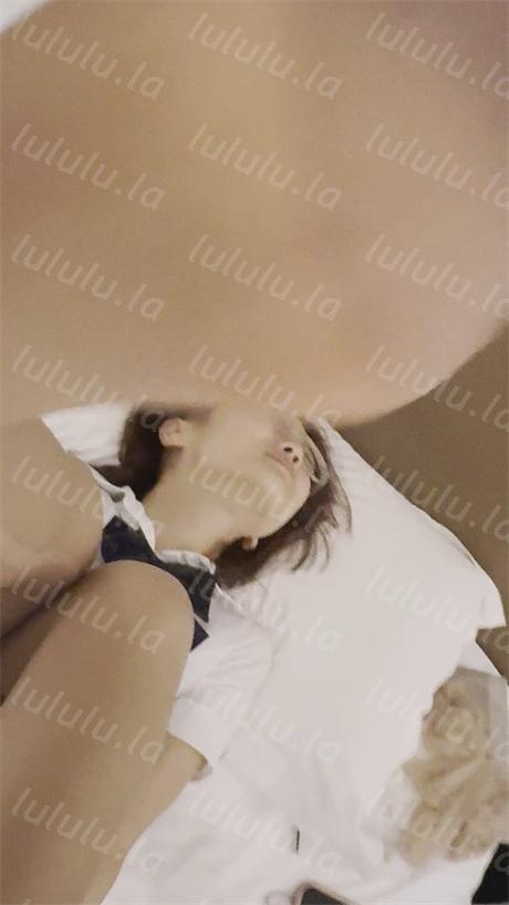 ❣️推荐❣️抖音颜值嫩妹【吴希诺】好身材大长腿,榨精大哥,精品小穴好嫩,口活干炮一条龙,怼脸拍还不好意思14V 预览图 3