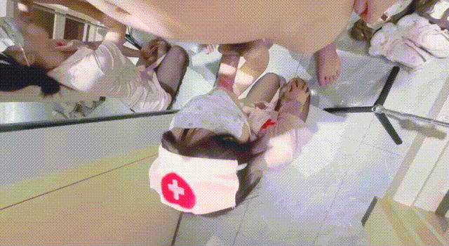 鍾愛少蘿嫩妹『江川』十個蘿莉九個騷！今天是可愛小護士被草 抓好雙馬尾……不對，抓好方向盤，深深後入 255.4MB 预览图 2