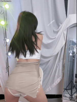 【CC 多多也结衣】巨乳女神 性感蕾丝骚内裤 极限尺度骚舞 预览图 6