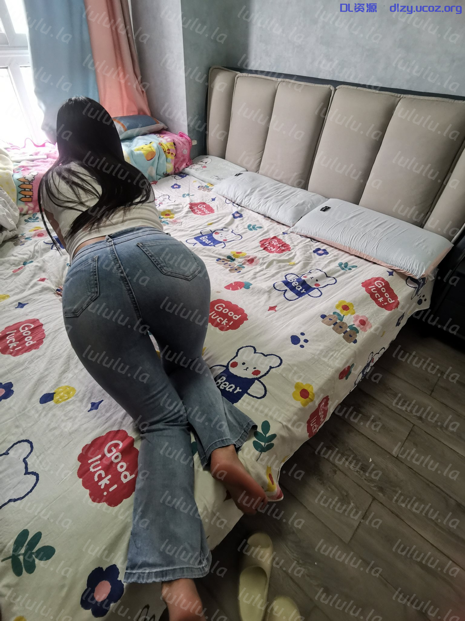 夫妻博主【大V】戶外樓道山裏露出，老婆被操時候是最性感的，直接幹出白漿27P44V 505MB