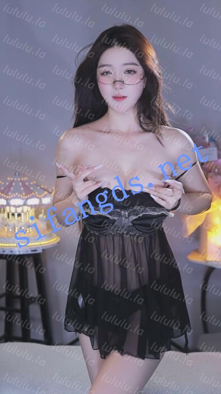 【不要在线解压】⭐【漂漂直播】S23 深沟大奶 整活擦边大尺度抖奶骚舞 82V 预览图 24