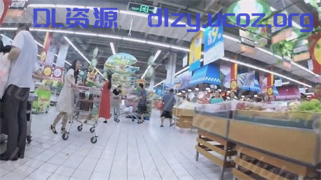 【超市不穿内褲少婦】眼鏡妹就是騷,小穴有點黑,少毛一線天,超市人多硬抄1V 165.1MB 预览图 1