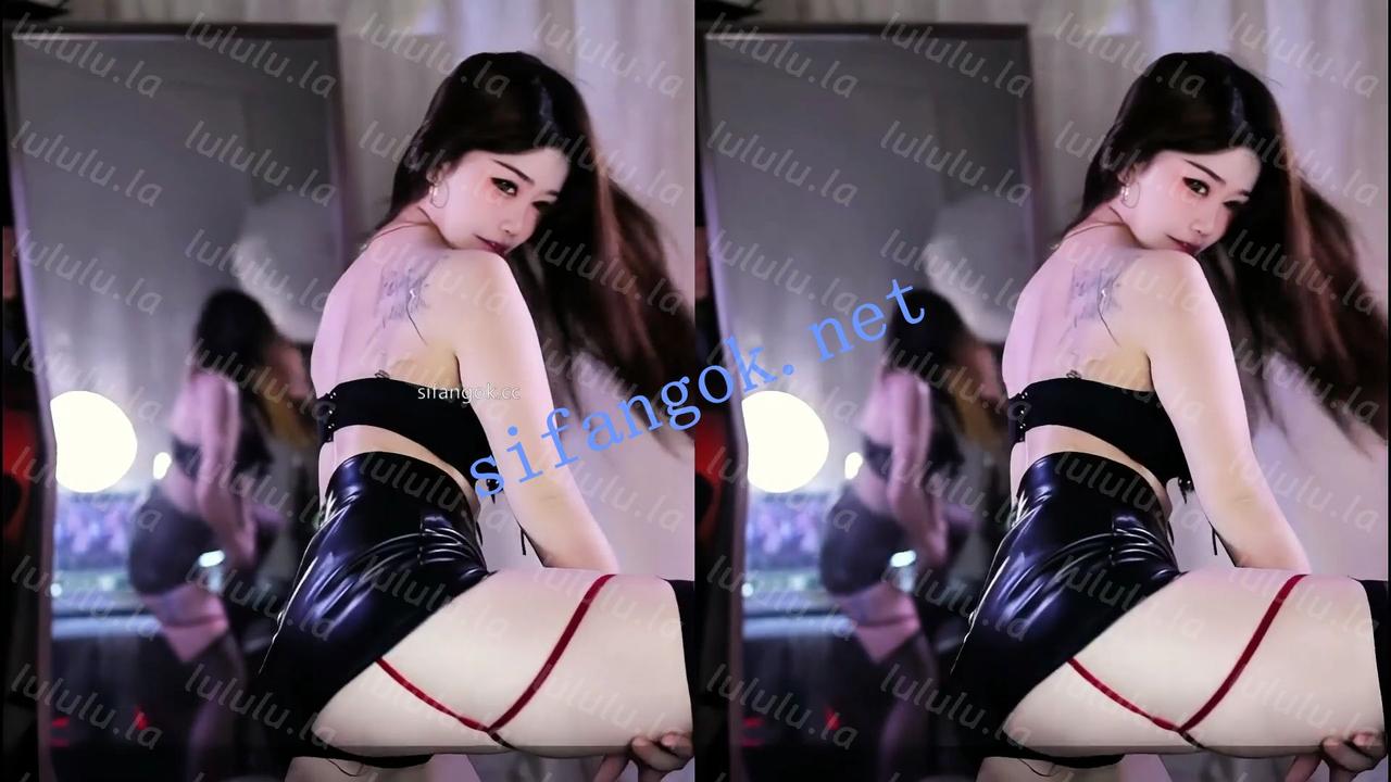 【不要在线解压】【虎牙】艺小薇 超骚主播精选7V 抬腿闪漏疑似真空无内 预览图 6