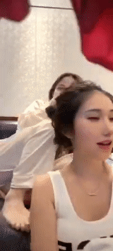 【不要在线解压】【快手抖音颜值精选25.6月合集】各路网红美女闪现露点走光 预览图 16