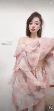 【不要在线解压】【快手抖音颜值精选25.6月合集】各路网红美女闪现露点走光 预览图 14