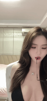 【不要在线解压】【快手抖音颜值精选25.6月合集】各路网红美女闪现露点走光 预览图 11