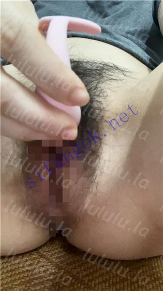 【不要在线解压】抖音重磅热门主播 圈圈吖 首次自慰流出 穴美如人 露内骚舞 预览图 8