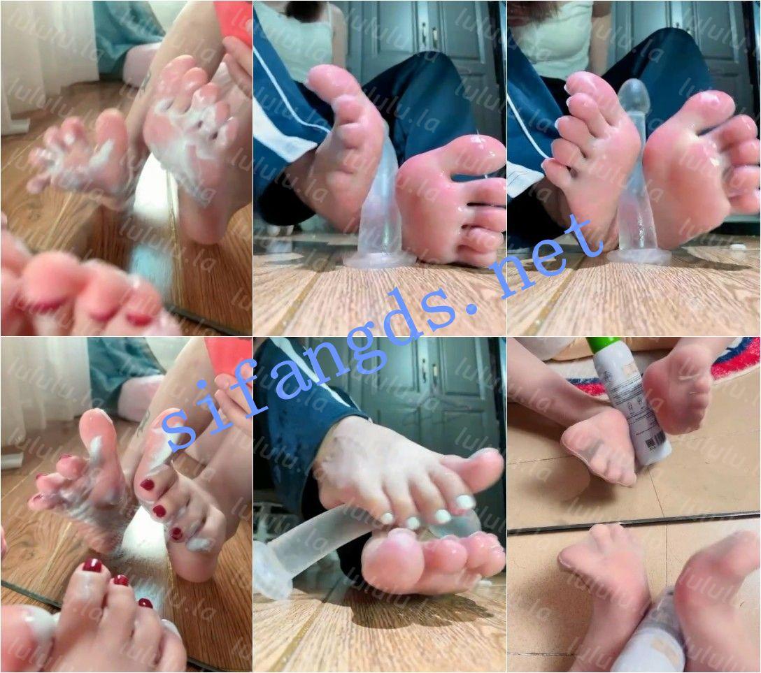 【不要在线解压】抖音 鱼饼饼 26万粉 顶级美女 双人美腿足交阳具 骚话等 65V 预览图 8