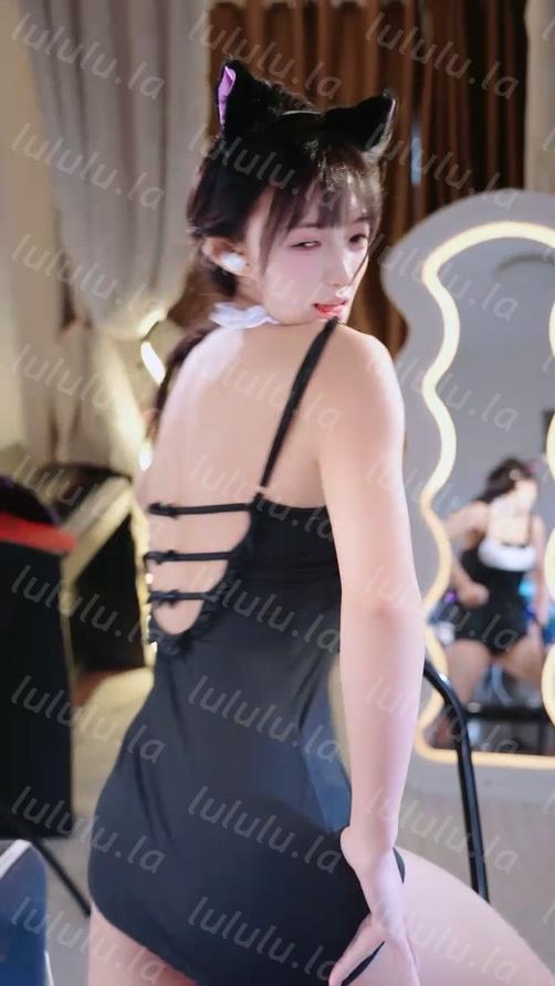 【不要在线解压】【来秀】福福/陈欣然 骚妹福福撅臀漏内内 深夜测试尺度46v#1 预览图 15
