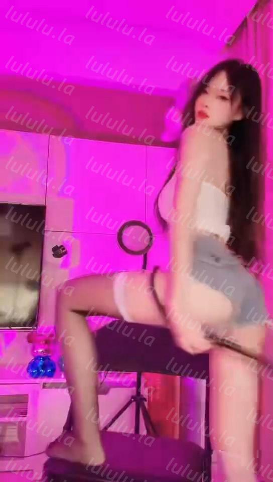 【不要在线解压】快手经典主播 小艾baby+靖燕很哇塞 26最新福利骚舞电臀诱惑 预览图 7