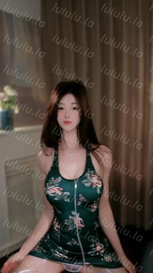 【不要在线解压】【来秀】甜妹 花有有 颜值身材在线 透视旗袍漏内 骚噢10v