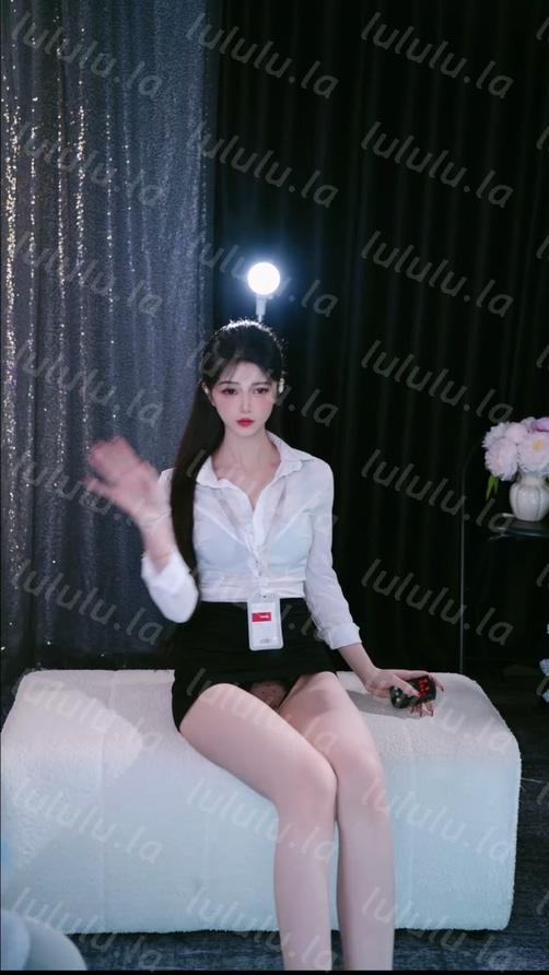 【不要在线解压】【来秀】甜妹 花有有 颜值身材在线 透视旗袍漏内 骚噢10v 预览图 2