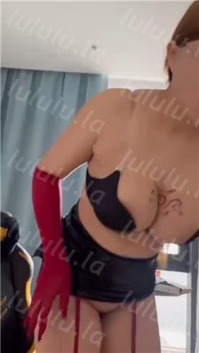 【不要在线解压】抖音大奶少妇 小鱼儿 插穴自慰骚叫 肥臀摇摆起飞福利 预览图 5