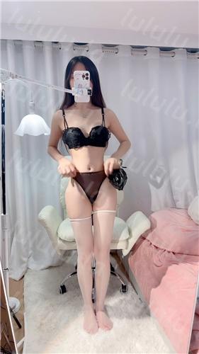 【不要在线解压】快手重磅65W粉大V 小萌子 与大哥们疯狂啪啪 自慰私摄流出！ 预览图 34