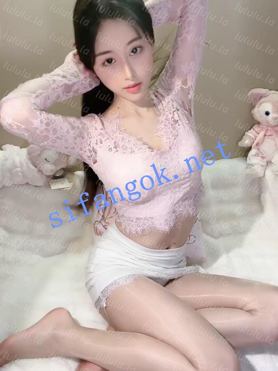 【不要在线解压】快手重磅65W粉大V 小萌子 与大哥们疯狂啪啪 自慰私摄流出！ 预览图 12