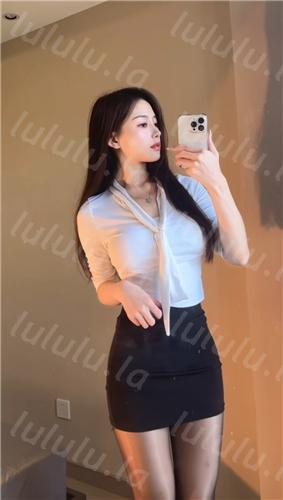 【不要在线解压】快手重磅65W粉大V 小萌子 与大哥们疯狂啪啪 自慰私摄流出！ 预览图 27
