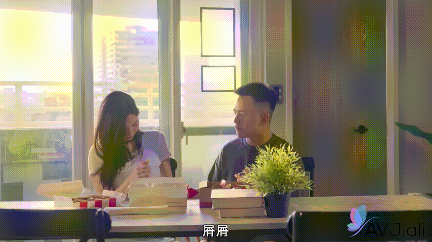 台灣原創國産平台AVJiali 模特 黎兒 丈夫出軌小三 黎兒報複找單男 操完打視頻炫耀 結果發現單男是小三的老公 1.19GB 预览图 2