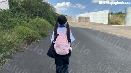 白虎喵-清纯双马尾御姐户外校服野战跟随回家强肏肛塞性爱[1v/2G] 预览图 1