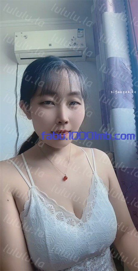 快手騷逼少婦【馨悅】裸舞誘惑,掰逼賣騷,奶大逼毛旺盛,會玩還得是少婦4V 620.4MB 预览图 1