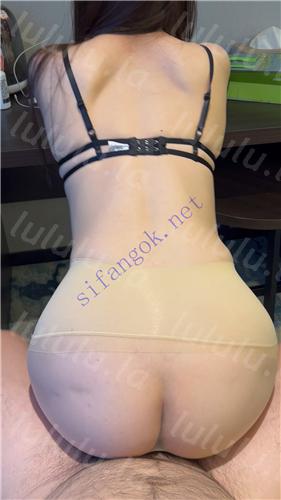 【不要在线解压】快手抖音翘臀 小婶娘 蜜桃本桃 啪啪定制美臀福利 超大合集 预览图 6