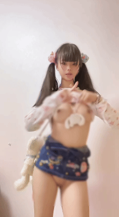 【不要在线解压】推特极品萝莉 小瑜酱 幼犬 2026会员合集 裸舞嫩穴自插外露出 预览图 14