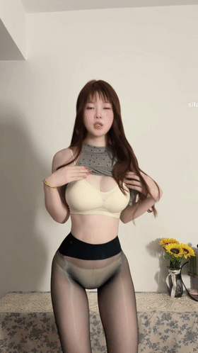 【不要在线解压】【重磅】抖音顶级人气网红【甜子兔哟】最新土豪定制 超顶 预览图 2