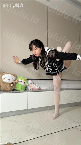 【不要在线解压】B站65W粉极品舞蹈up主【缘樱澪】精致COS反差瑜伽骚舞福利 预览图 12