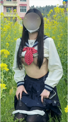 【不要在线解压】推特新晋福利姬 鼠鼠酱 超甜萌妹完美身材裸舞露出喷水福利 预览图 14