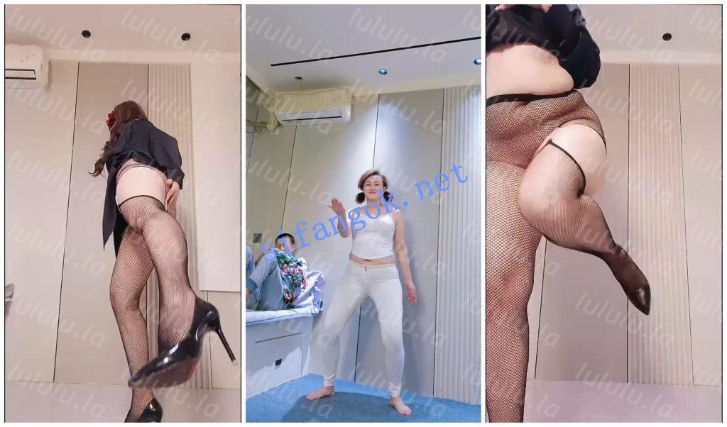 【不要在线解压】【快手福利】肥臀熟女【巧儿玲玲】骚舞裸舞道具自慰 预览图 2