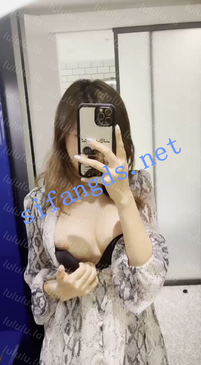 【不要在线解压】秀人网绮里嘉对镜自拍大尺度露三点 预览图 9