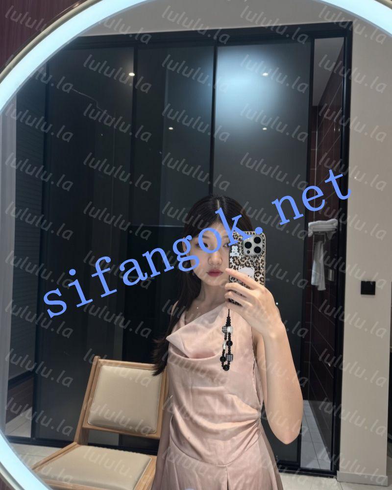 【不要在线解压】高贵反差美女花衬衫被按头深喉穴口湿亮特写，真实感拉满 预览图 8