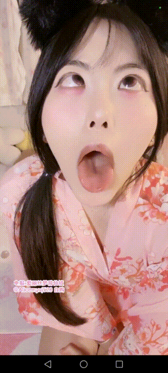 表裏不一反差美少女【上瘾】高價一對一裸聊第二期，櫻花和服極緻挑逗誘惑 217.3MB 预览图 3
