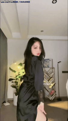 【不要在线解压】【抖音 L.露】丰满巨乳女神 顶级少妇 露点三点定制极限骚舞 预览图 5