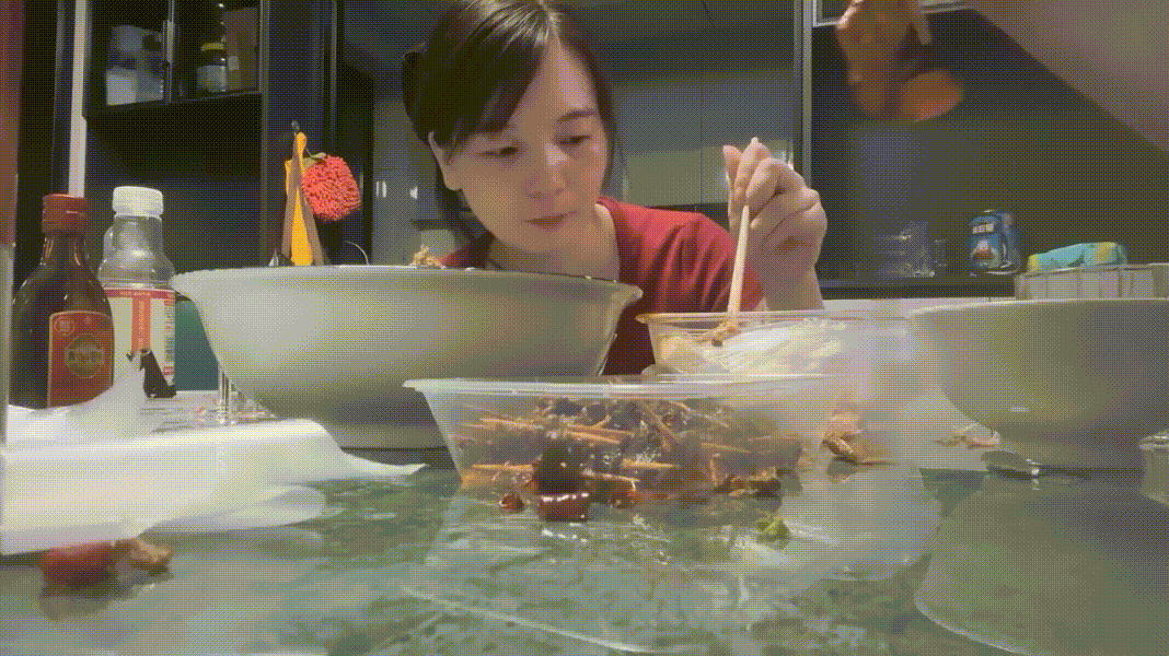 8-15源錄探花許墨❤️面基少婦女網友酒足飯飽上床運動草到她浪叫射她奶子上讓她嘗嘗味道 879.2MB