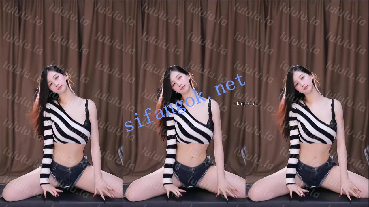 【不要在线解压】【虎牙】会宝 顶流大奶御姐 漏内漏罩擦边超精选11V 预览图 10