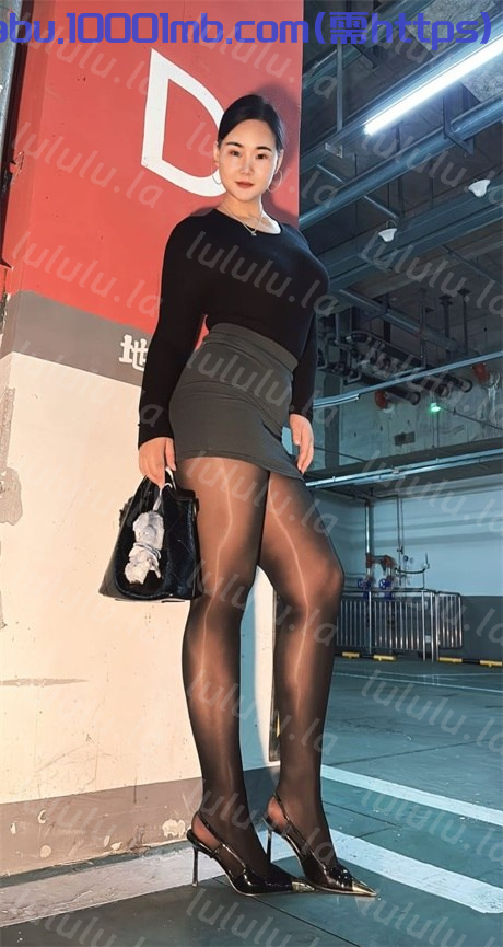 騷逼少婦【丁毛毛】大奶肥臀,搓奶自慰,一對一視頻掰逼提供飛機價值,道具自慰,肥美一線天16V 753.8MB