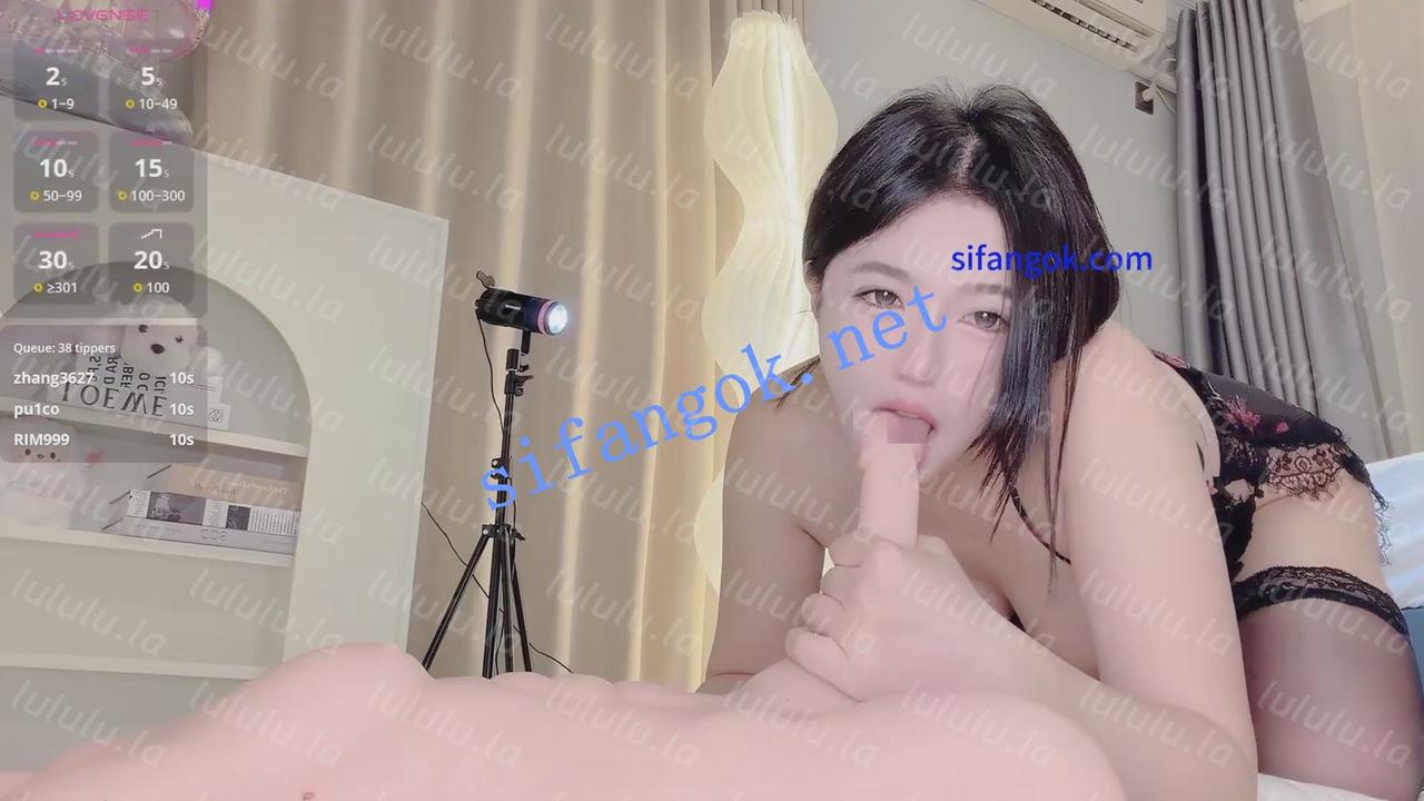 stripchat【门票】超级女神milk_sugar回归模拟做爱喷水