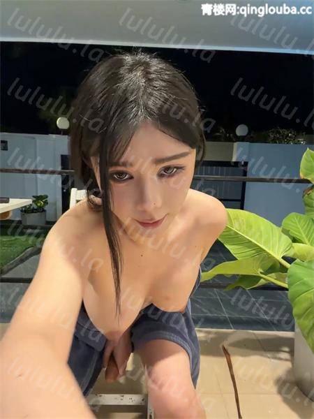 2026_qingyueyue-露脸捅完屁眼带黄金的阳具又含JJ [1V/1.58GB]