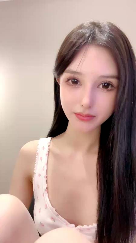 超美网红脸女神妹子 性感白丝比基尼 身材超棒 [1V736M]