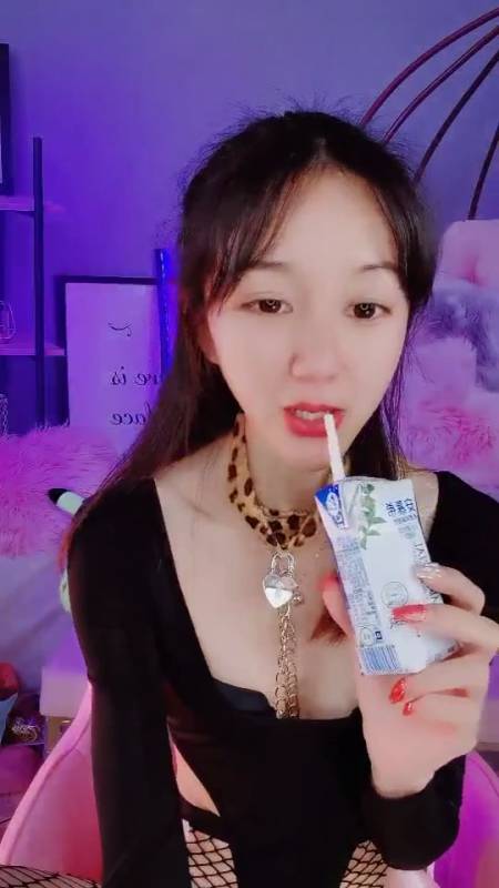 可爱女神 闪闪惹人爱 嫩妹露脸热舞 [1v/3.48G]-福利岛