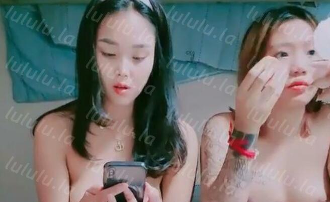 【女生宿舍】,十几个女孩子随便wan,指哪操哪,这是捅了女人窝了,操的鬼哭狼嚎好刺激~~~ ~ ~~~~~~~~~~~~~~~~~ ~ ~~ ~~!~⭐⭐⭐撸管佳作