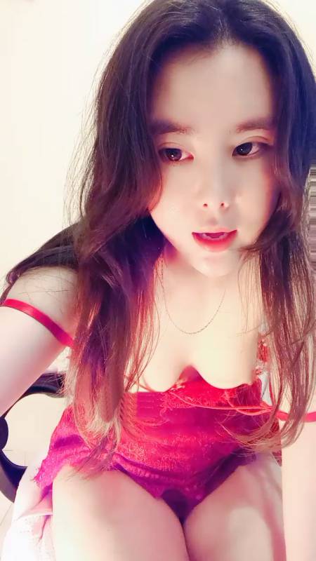 极品御姐露脸红色情趣睡裙 [1V/383M]