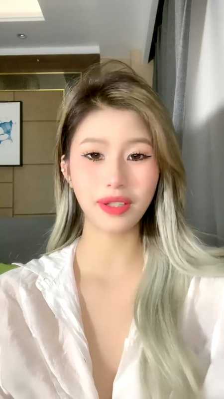 拥有极品小蛮腰的嫩模女神 你的KK 20小时合集 [16V/11G]-福利岛